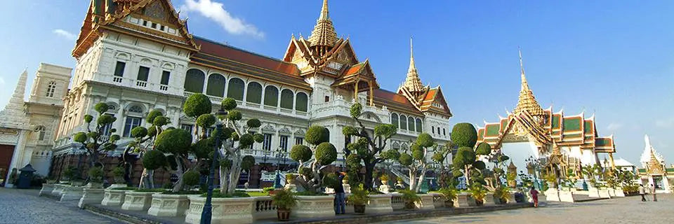 tourist-attractions-in-Bangkok-most-of-them-are-historical-sites-or-religious Hotels Booking Trips