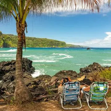 Hawaii-is-renowned-for-its-stunning-geography-and-diverse-attractions Hotels Booking Trips