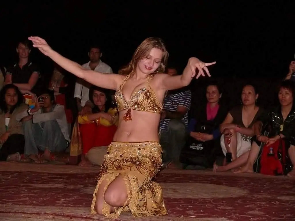 Desert-safari-Dubai-and-Dubai-Luxury-city-tours Hotels Booking Trips