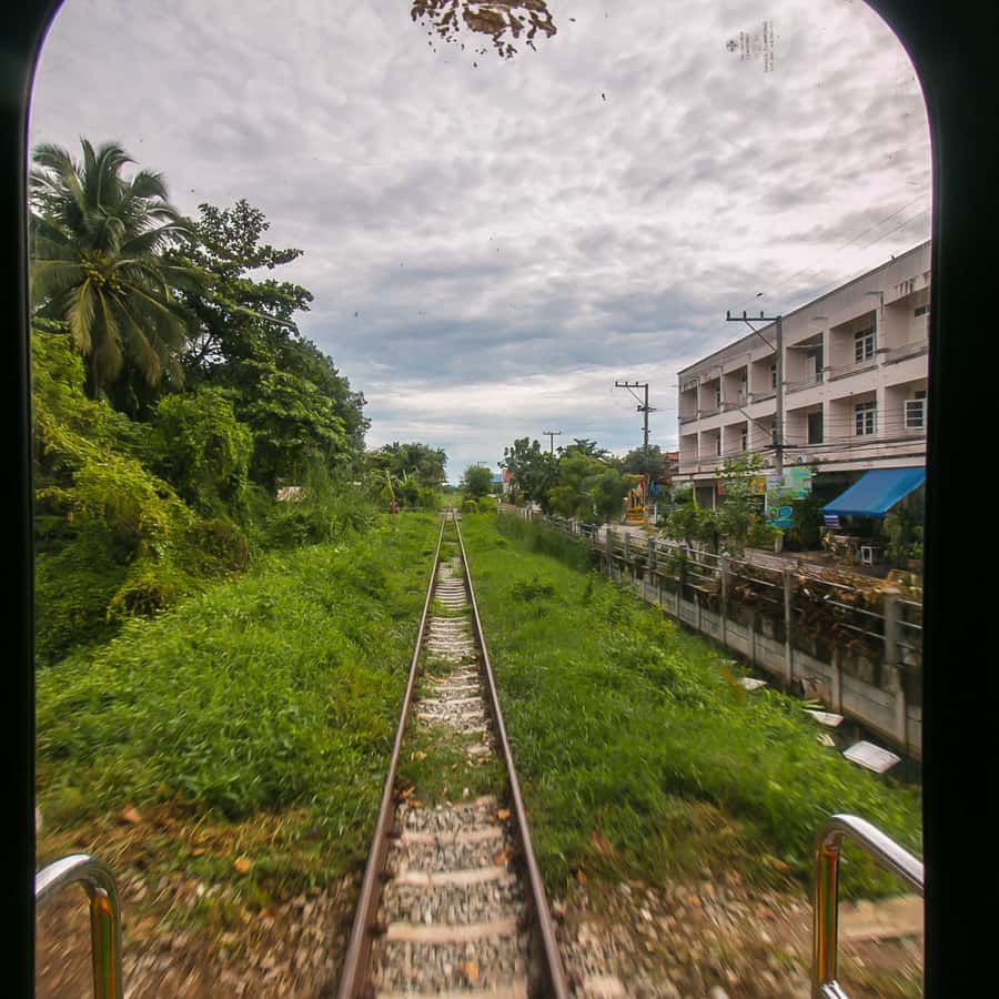 Bangkok: Damnoen Saduak Market and Maeklong Railway Market Hotels Booking Trips