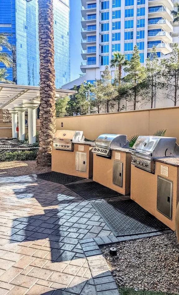 Hilton Grand Vacations Club on the Las Vegas Strip Booking hotels accommodation trip