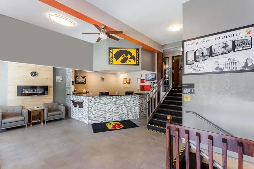 Super 8 by Wyndham Iowa City/Coralville Hotels Booking Trips