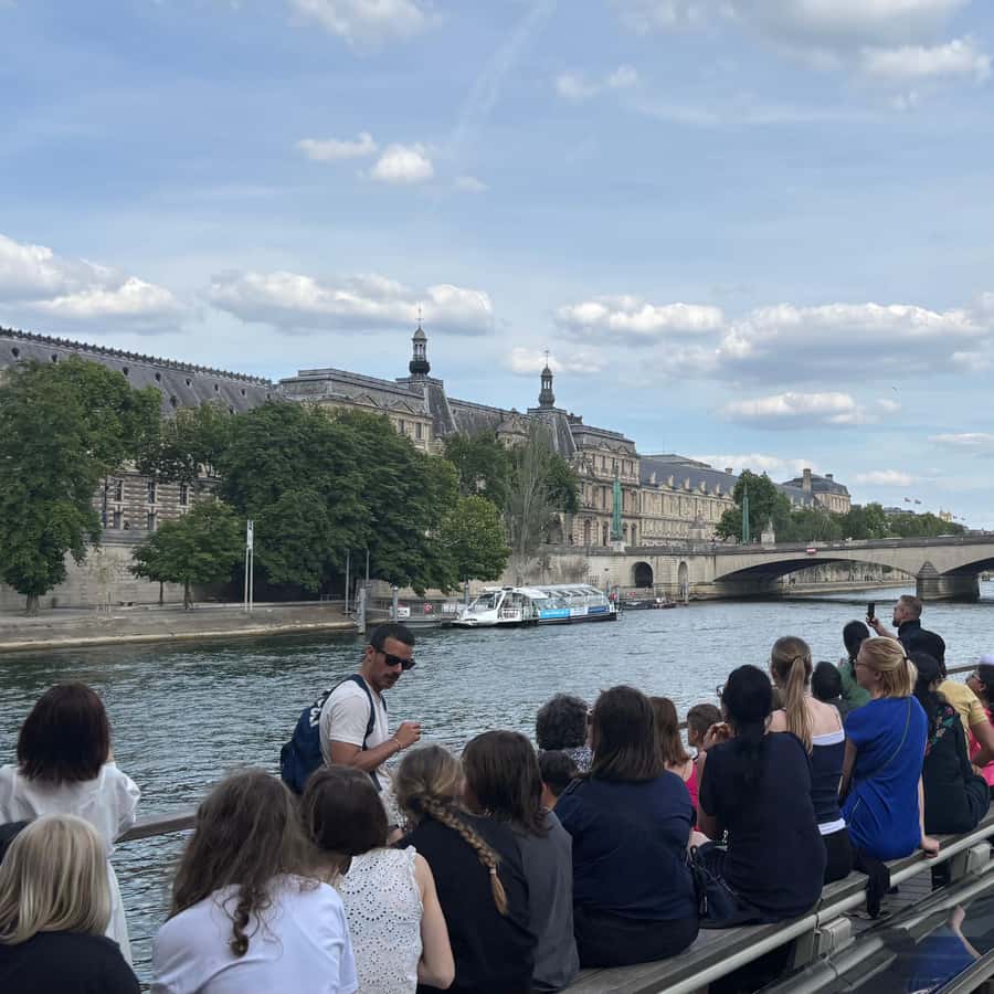 Paris 1 Hour Seine Cruise departing from the Eiffel Tower Hotels Booking Trips