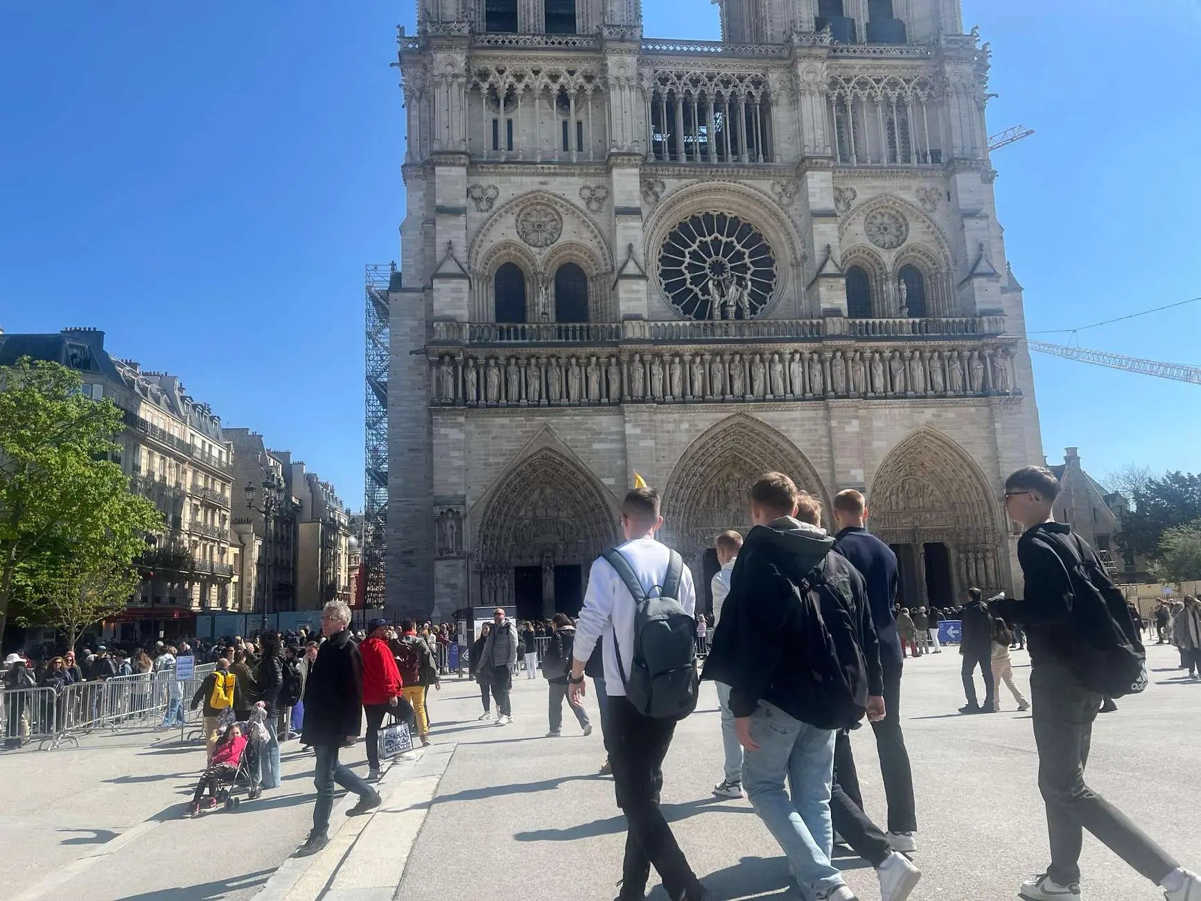 Paris Notre-Dame Cathedral Exterior Tour with Entrance 