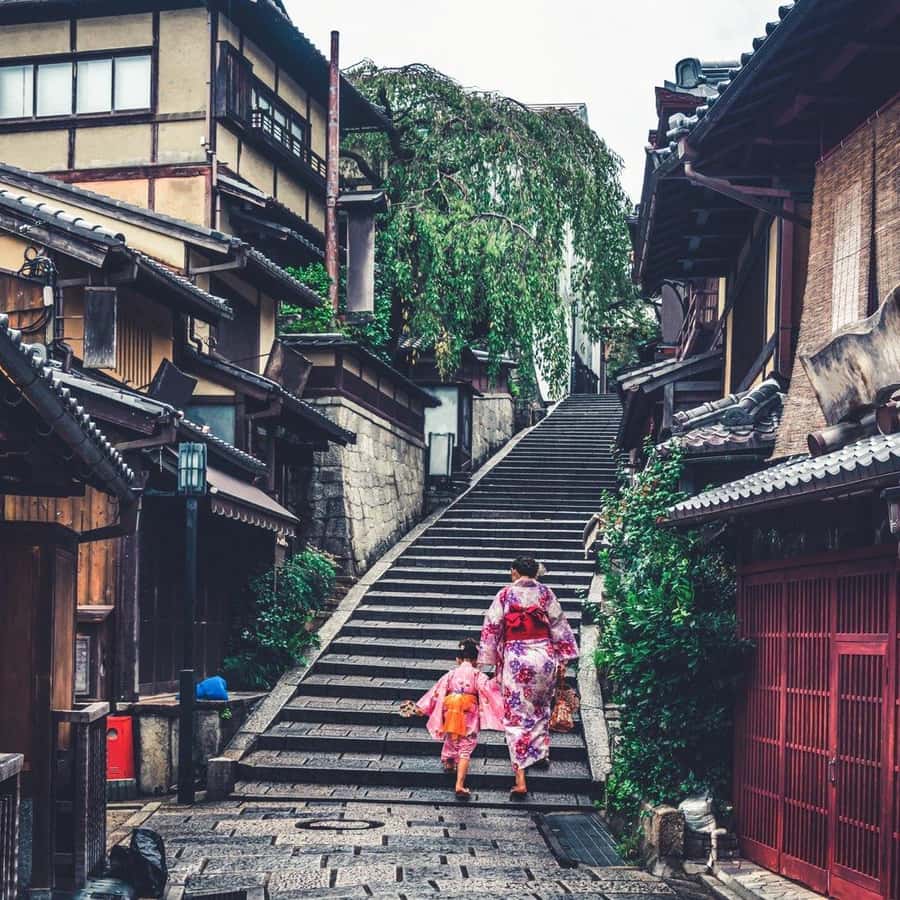 Kyoto: Gion Geisha District & Hidden Gems Walking Tour Hotels Booking Trips