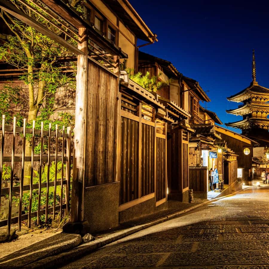 Kyoto: Gion Geisha District & Hidden Gems Walking Tour Hotels Booking Trips