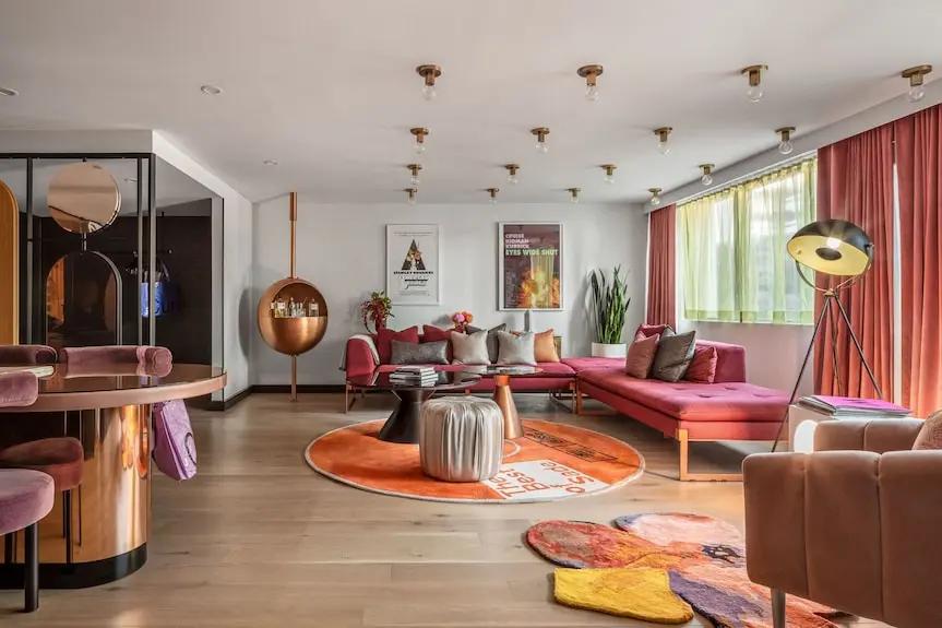 W Toronto Booking hotels accommodation trip