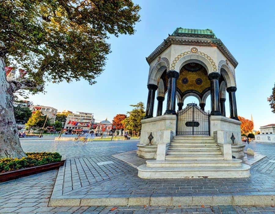 Istanbul: Private Guided Walking Tour Hotels Booking Trips