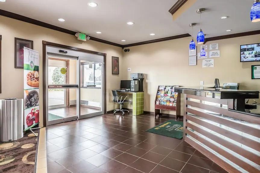 Quality Inn Coralville Iowa River Landing Hotels Booking Trips