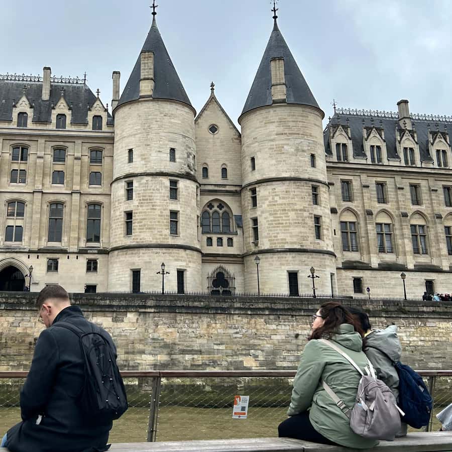 Paris 1 Hour Seine Cruise departing from the Eiffel Tower Hotels Booking Trips