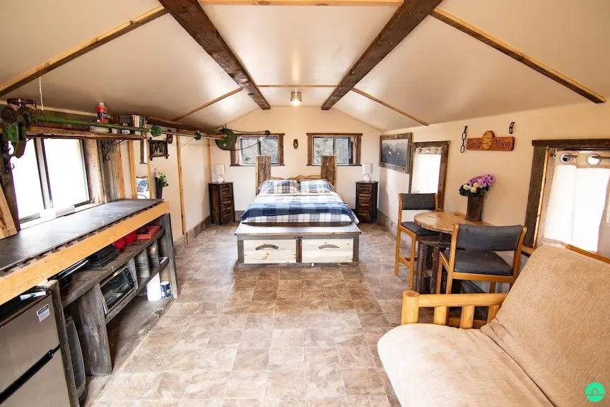 Harvest Moon Cabin near Monticello Booking hotels accommodation trip