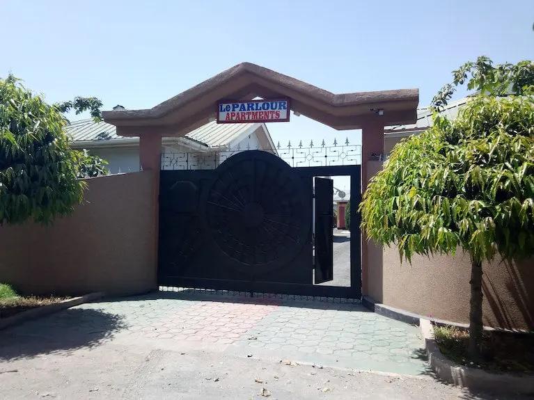 Le Parlour Guesthouse near the airport Booking hotels accommodation trip