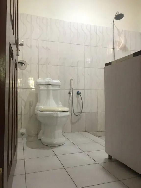 Le Parlour Guesthouse near the airport Booking hotels accommodation trip