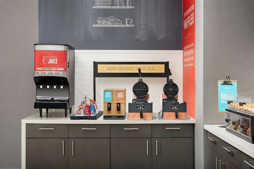 Hampton Inn Boston Logan Airport Chelsea Hotels Booking Trips