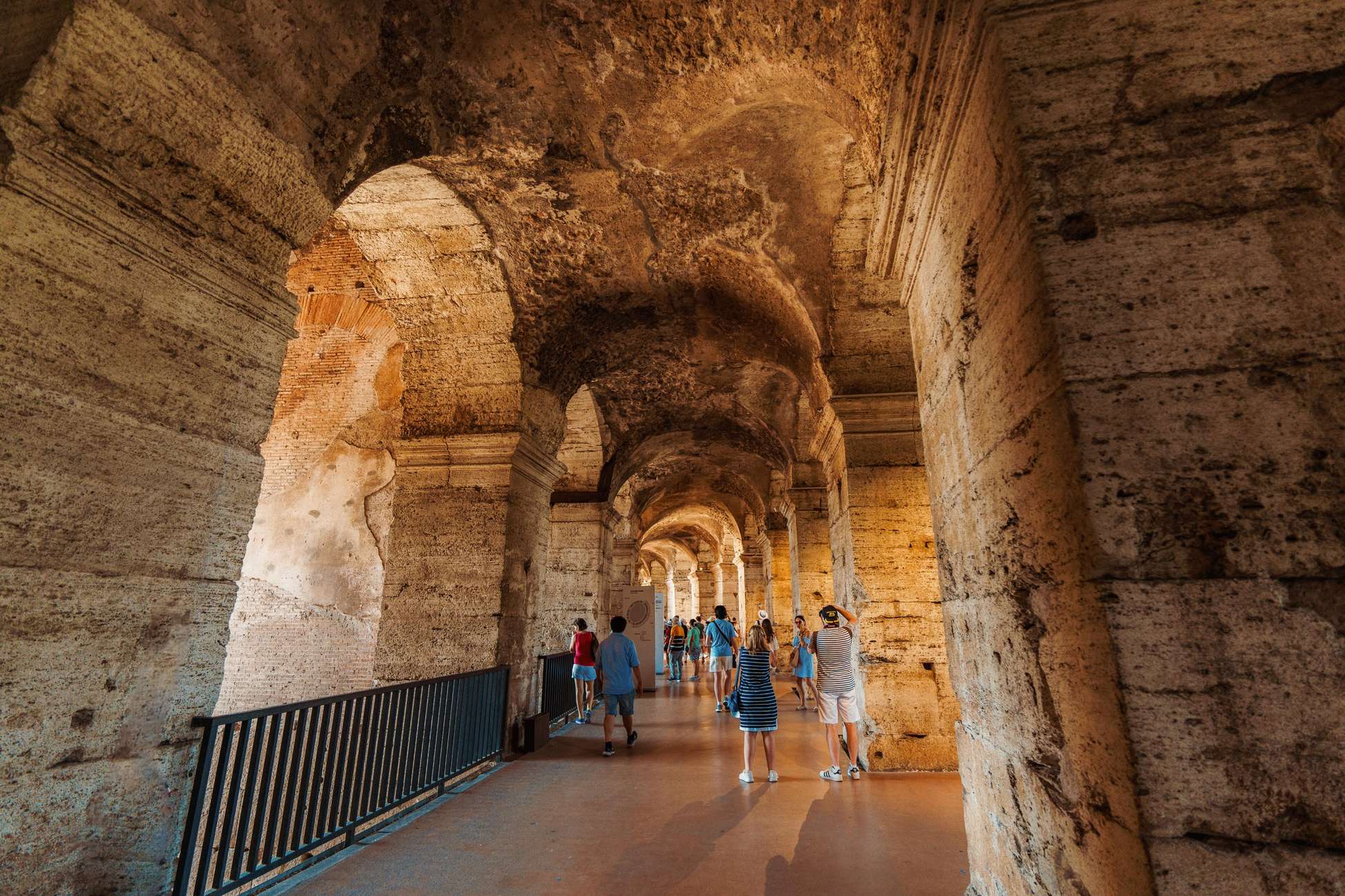 Colosseum, Roman Forum & Palatine Hill Guided Tour Hotels Booking Trips