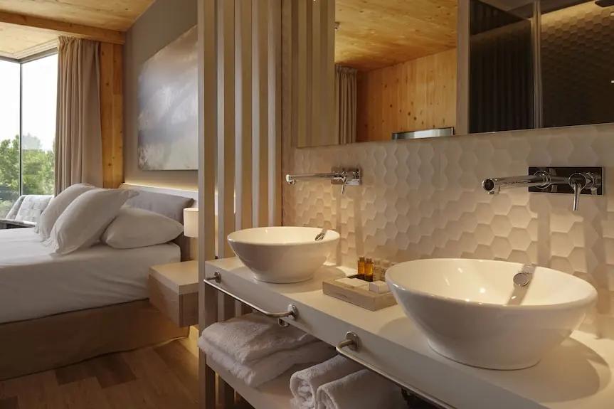 Palacio Tondon, La Rioja Brinas Booking hotels accommodation trip