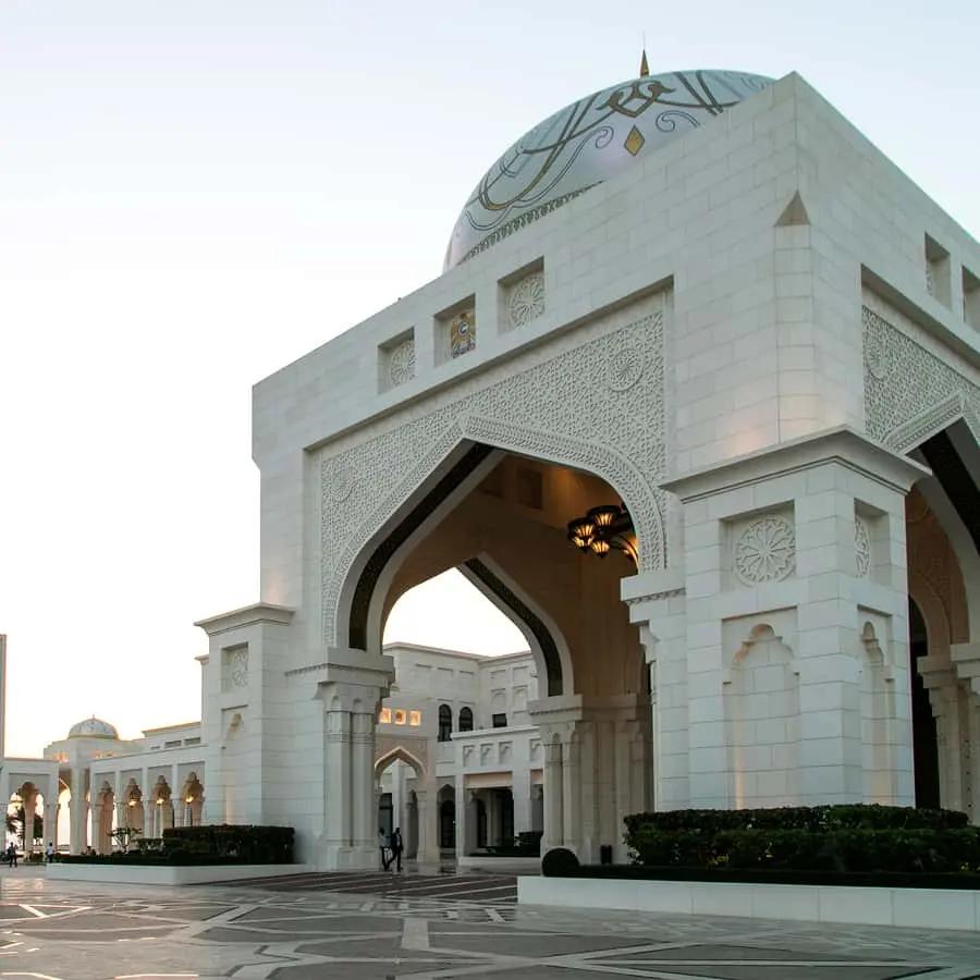 From Dubai: Abu Dhabi Premium Full-Day Sightseeing Tour Hotels Booking Trips