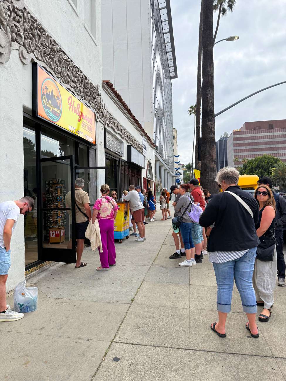 Los Angeles Hollywood & Celebrity Homes Open-Air Bus Tour 