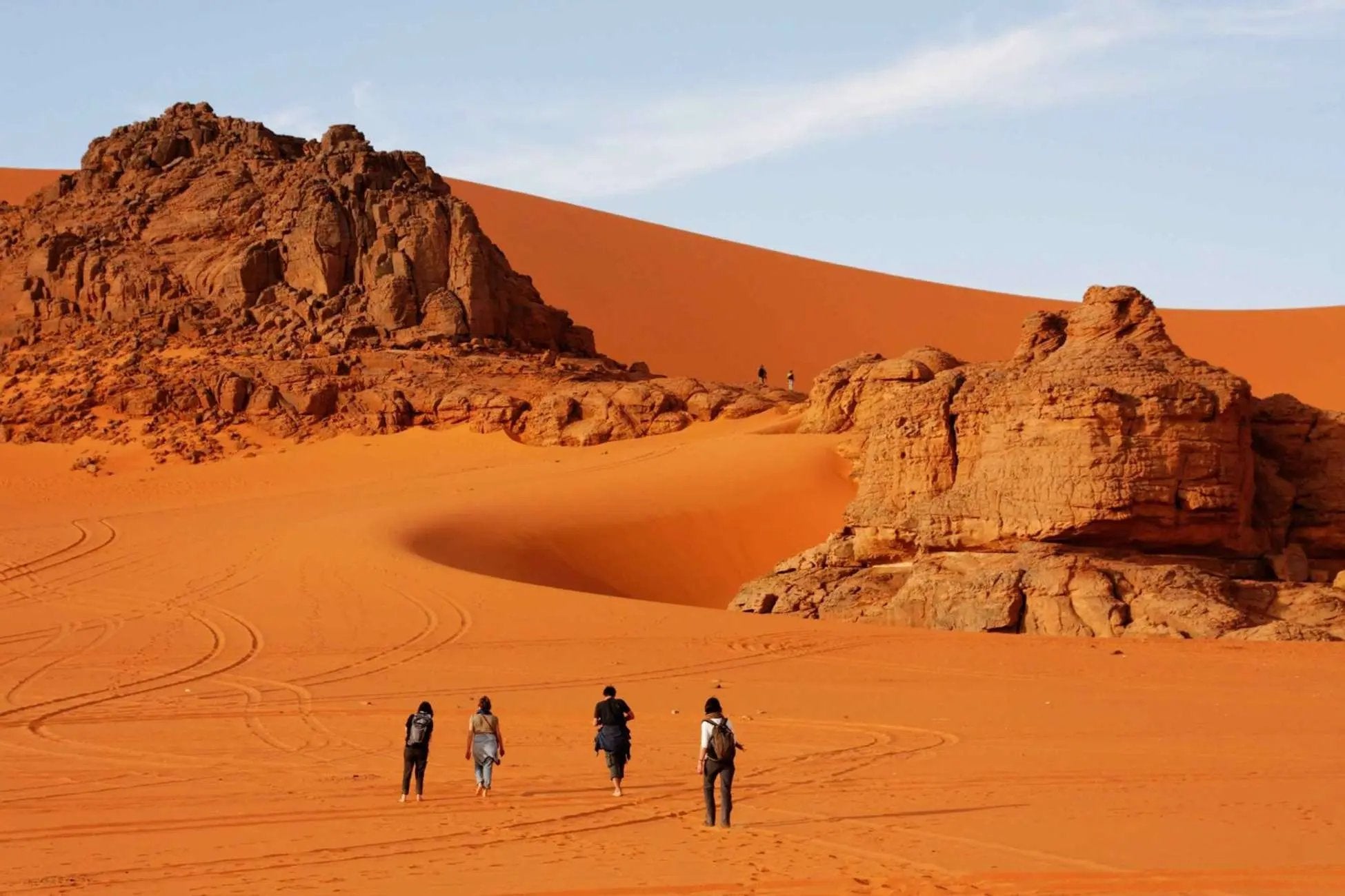 From Marrakech:4 Days 3 Nights Desert Tour back to Marrakech Hotels Booking Trips