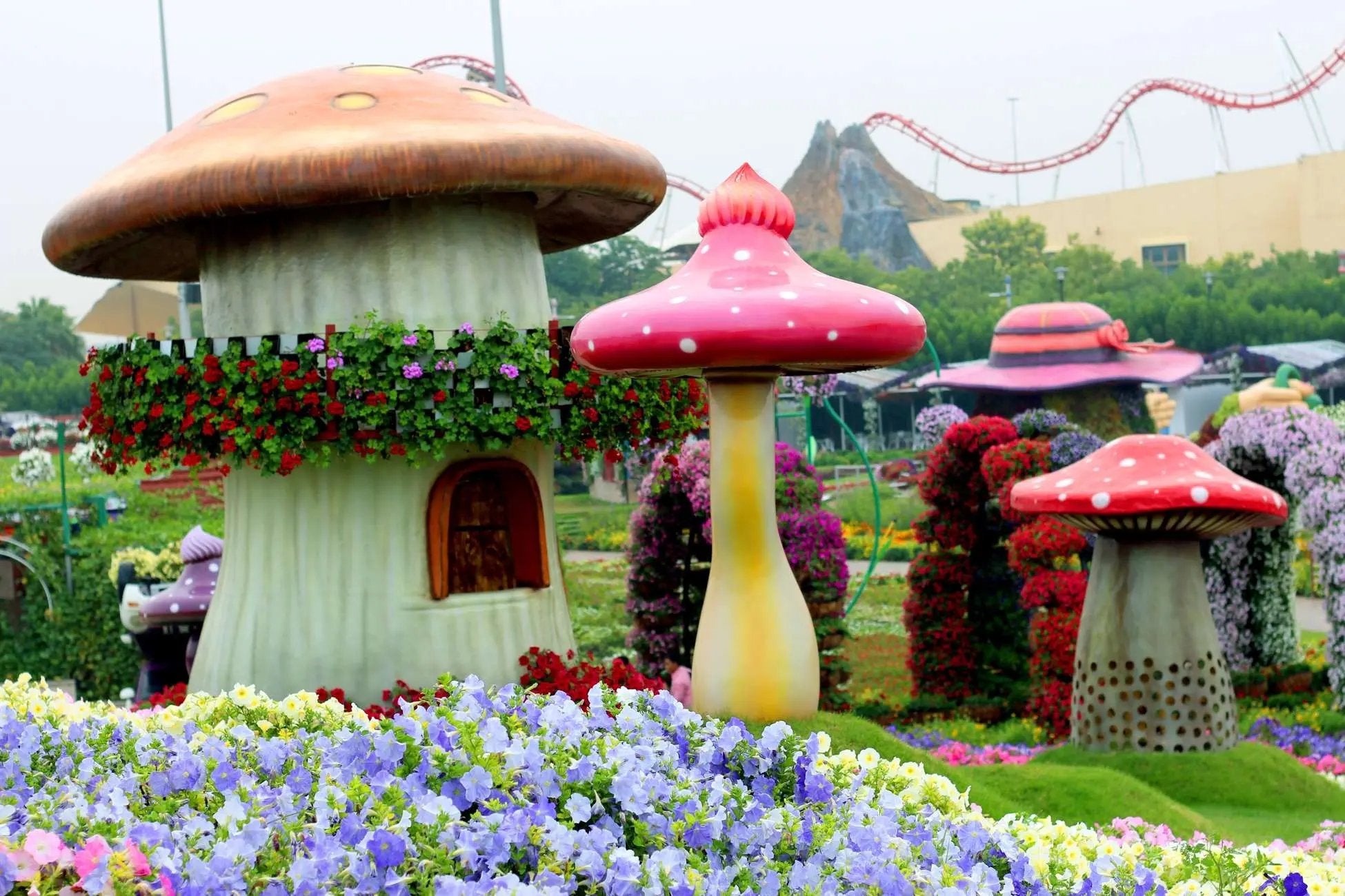 Dubai Miracle Garden Skip-the-Line Ticket & Transport Option Hotels Booking Trips