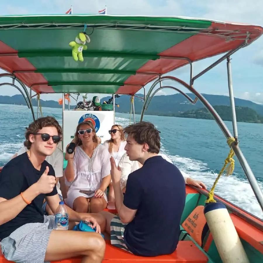 Koh Samui: Island Hopping Adventure in Coral and Pig Island Hotels Booking Trips