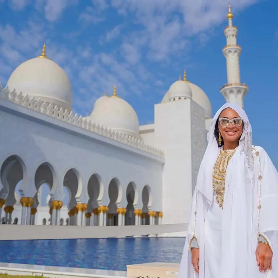 From Dubai: Abu Dhabi Premium Full-Day Sightseeing Tour Hotels Booking Trips