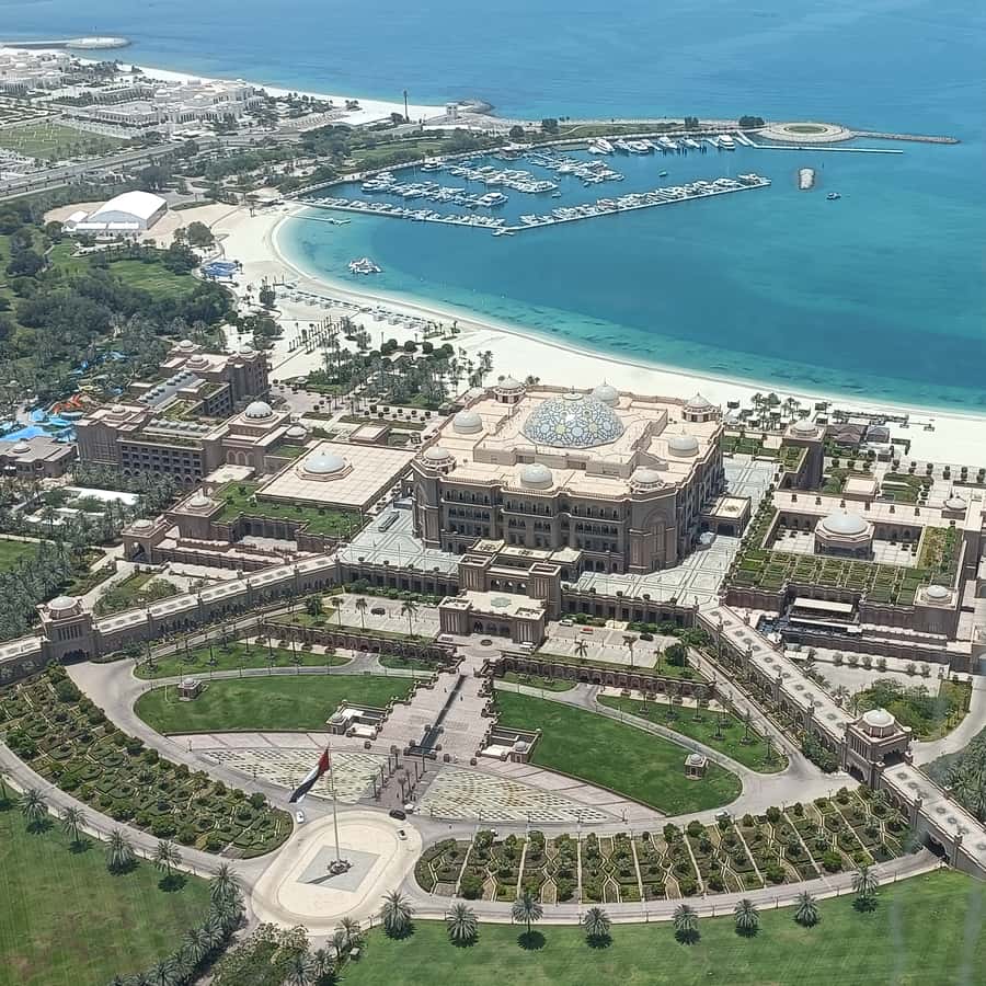 From Dubai: Abu Dhabi Premium Full-Day Sightseeing Tour Hotels Booking Trips