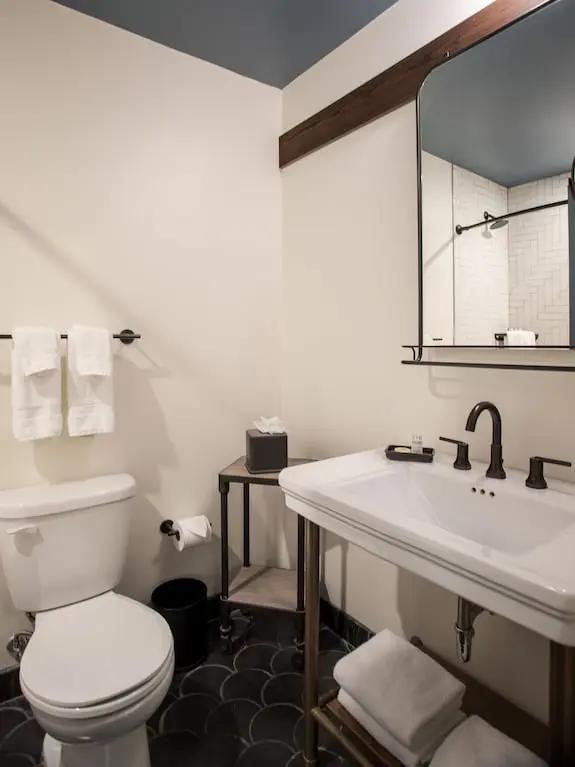 The Old No. 77 Hotel & Chandlery Hotels Booking Trips