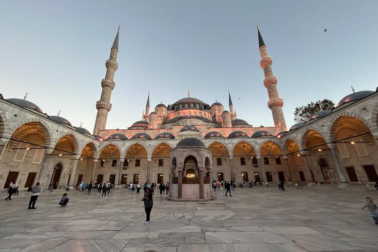 The Blue Mosque: Guided Tour estanbul Booking hotels accommodation trip