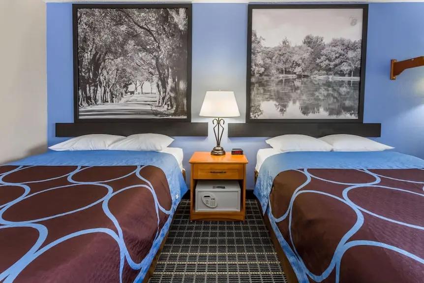 Super 8 by Wyndham Iowa City/Coralville Hotels Booking Trips