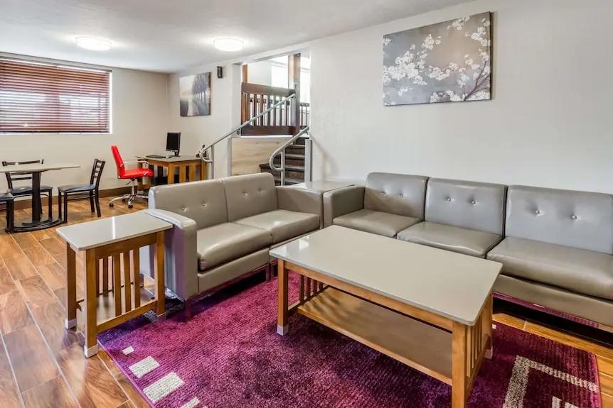 Super 8 by Wyndham Iowa City/Coralville Hotels Booking Trips