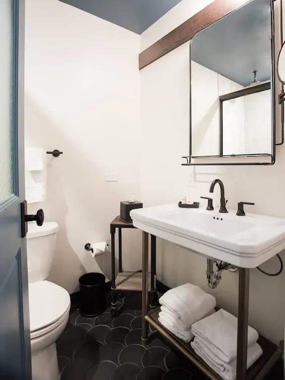 The Old No. 77 Hotel & Chandlery Hotels Booking Trips