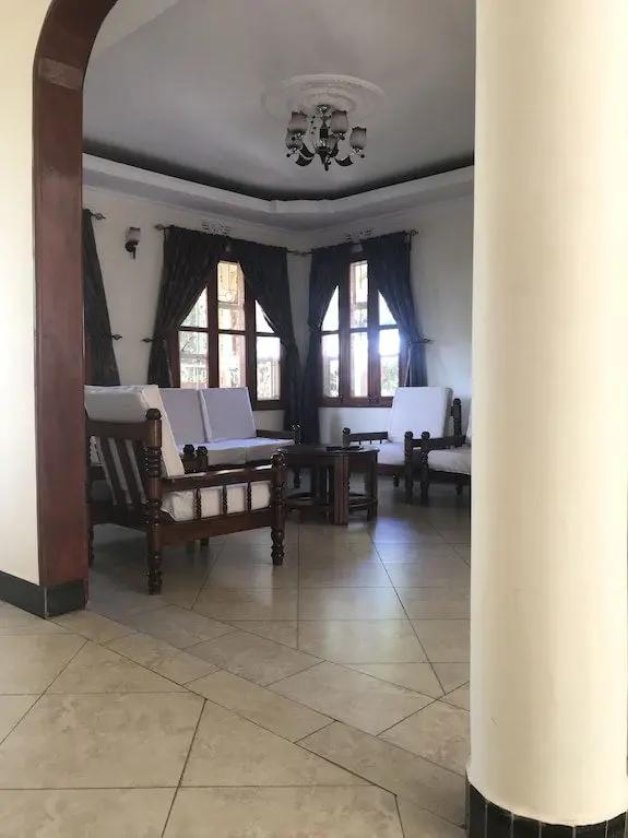 Le Parlour Guesthouse near the airport Booking hotels accommodation trip