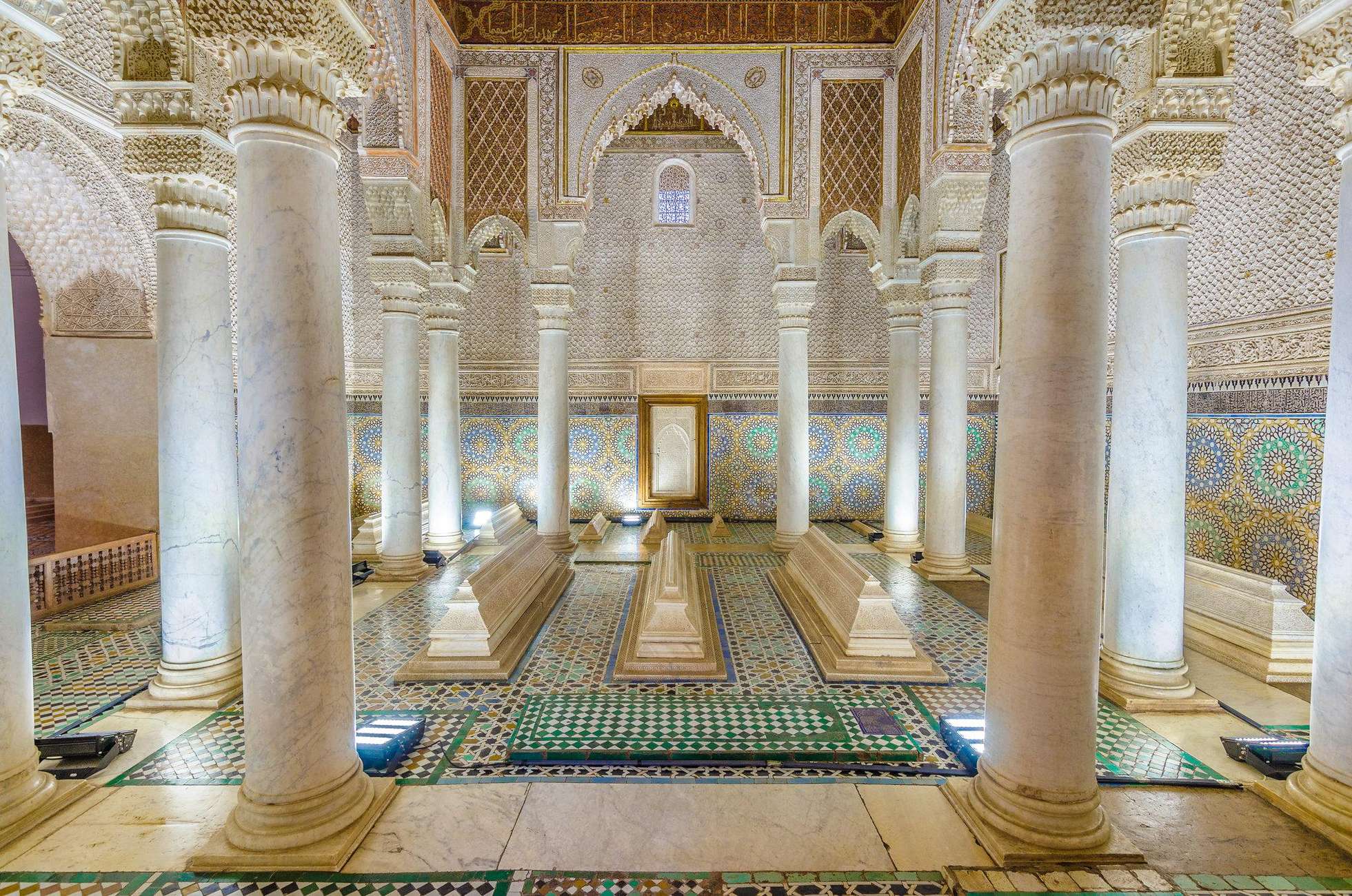 Marrakech: Bahia Palace, Saadian Tombs, Souk and Medina Tour Hotels Booking Trips