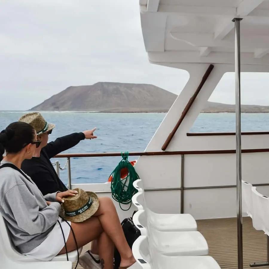 Corralejo: Return Ferry Ticket to Lobos Island Fuerteventura Hotels Booking Trips