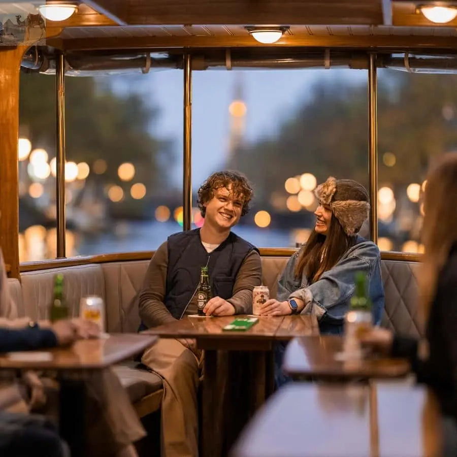 Amsterdam Luxury Canal Cruise with Unlimited Drinks & Bite 