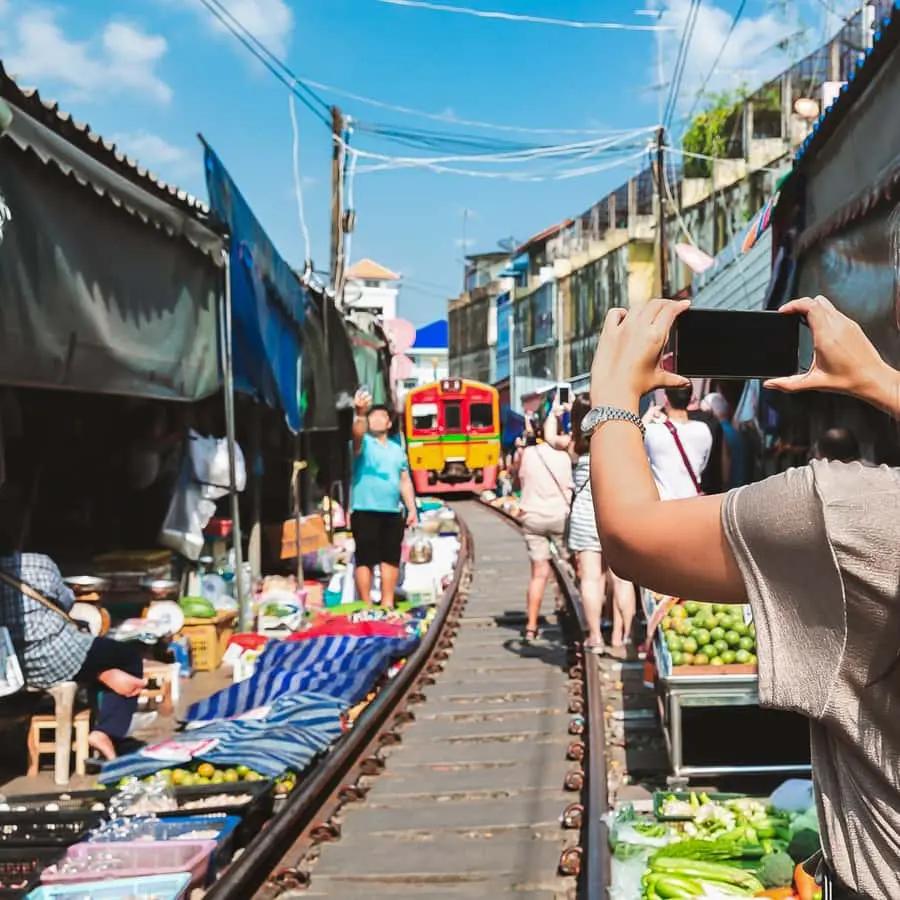 Bangkok: Damnoen Saduak Market and Maeklong Railway Market