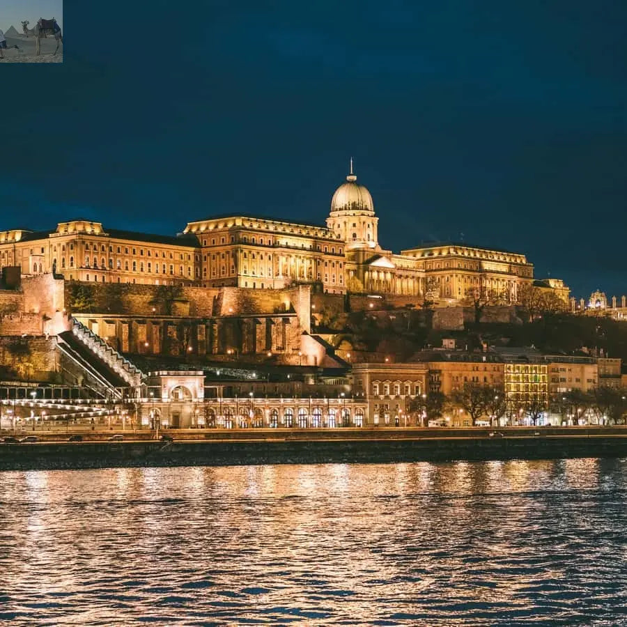 Budapest By Night Sightseeing Cruise with Welcome Drink 