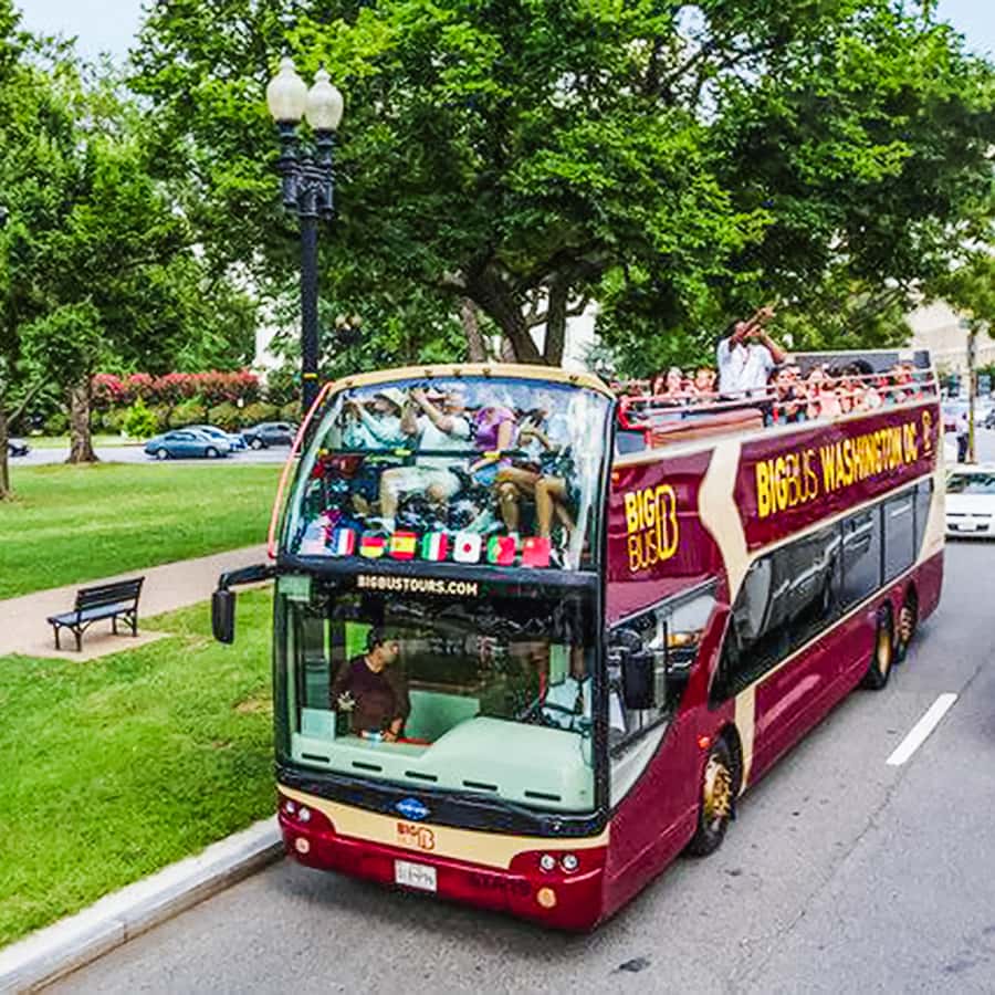 DC: Hop-On Hop-Off with 17 Stops plus Arlington Walking Tour