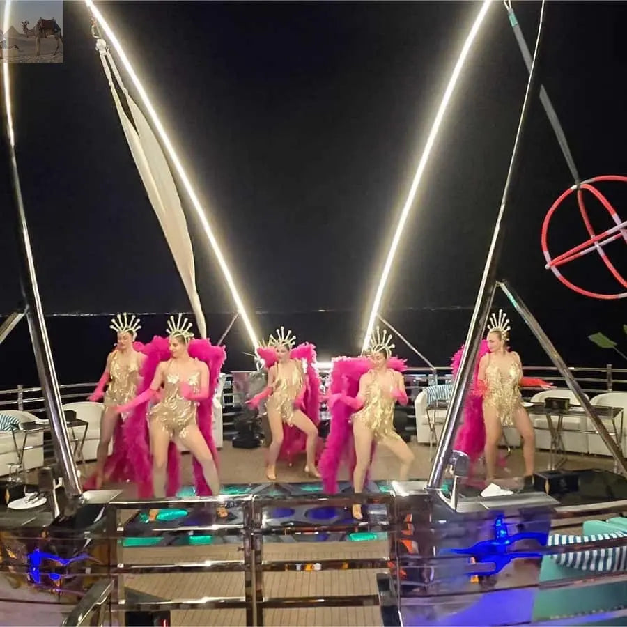 Dubai Mega Yacht Dinner Cruise with Buffet 