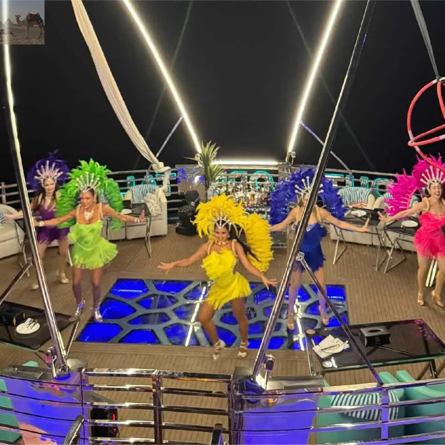 Dubai Mega Yacht Dinner Cruise with Buffet 