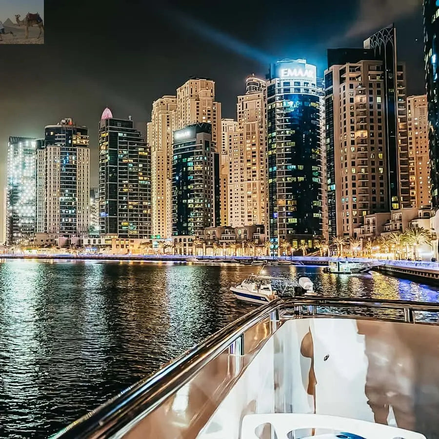 Dubai Mega Yacht Dinner Cruise with Buffet 