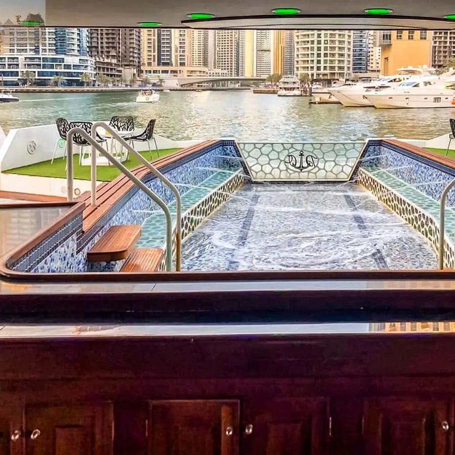 Dubai Mega Yacht Dinner Cruise with Buffet 
