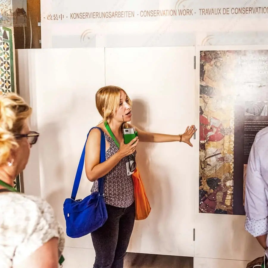 Granada Alhambra Nasrid Palaces Tour with Tickets 