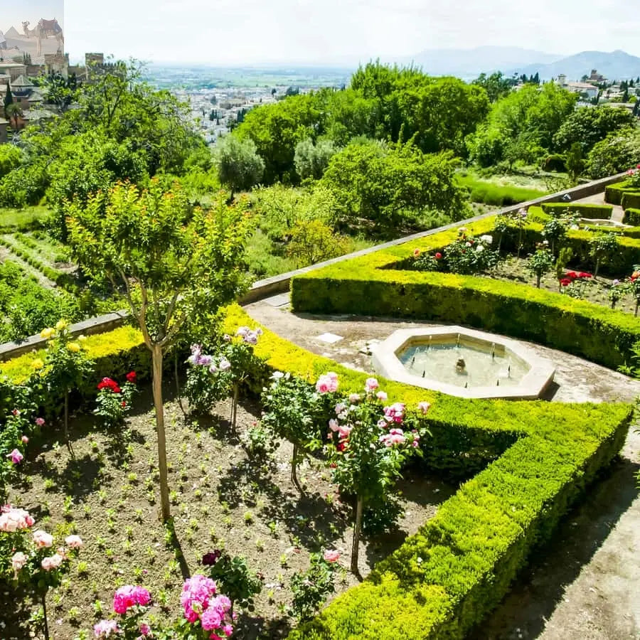 Granada Alhambra Nasrid Palaces Tour with Tickets 