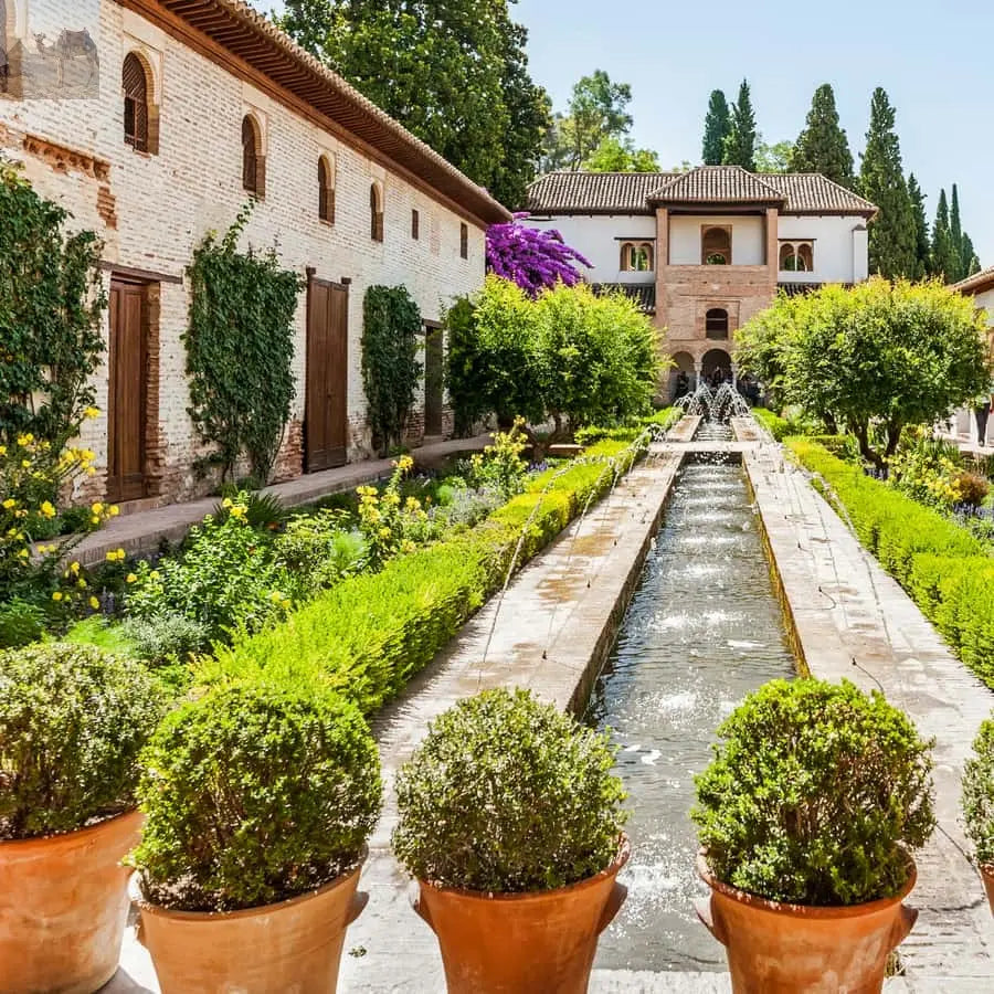 Granada Alhambra Nasrid Palaces Tour with Tickets 