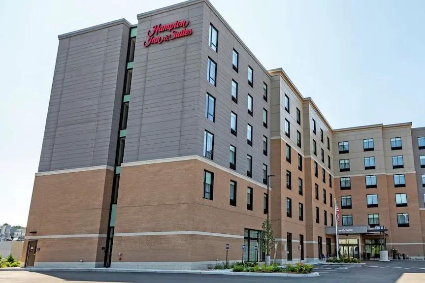 Hampton Inn & Suites Boston/Waltham