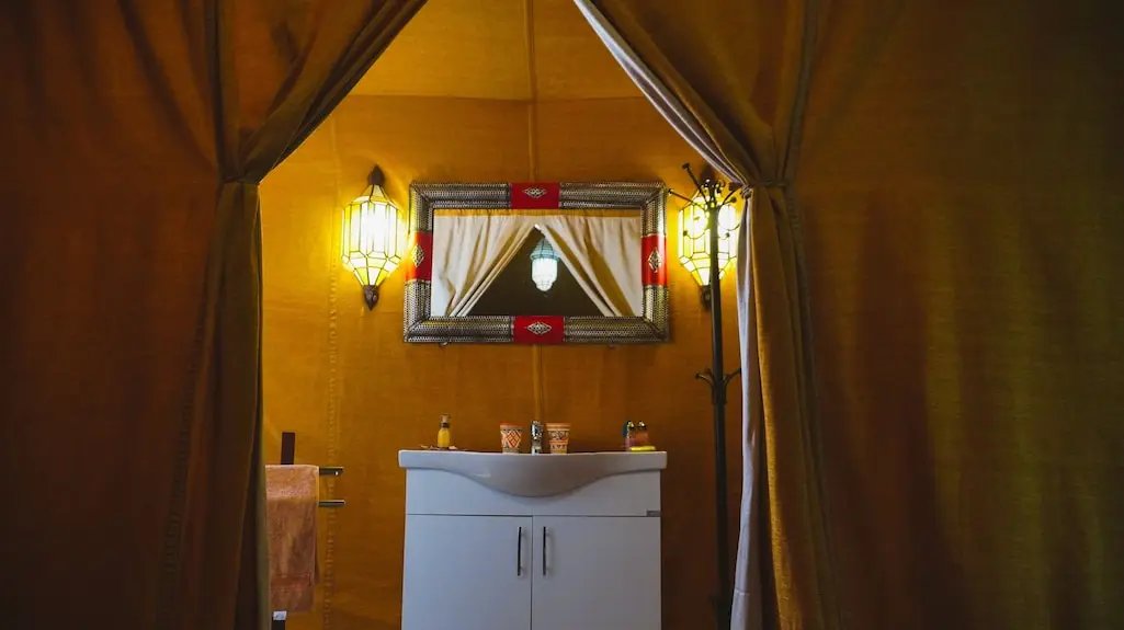 Luxury desert camp Merzouga bathroom 
