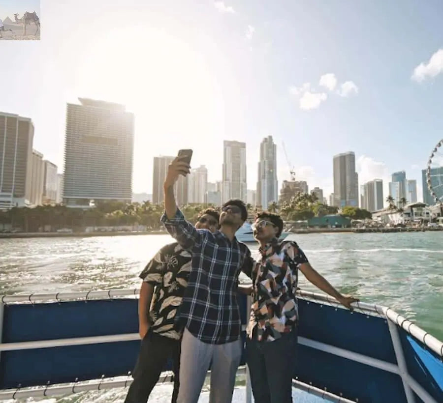 Miami Biscayne Bay Millionaire's Homes Sightseeing Cruise 