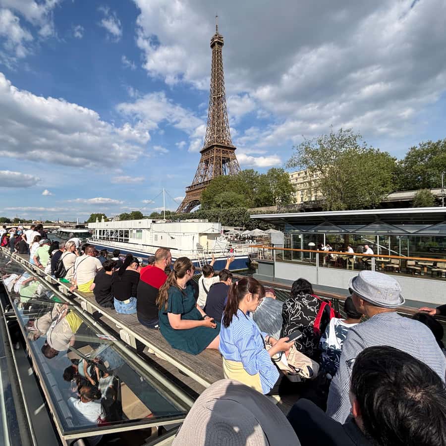 Paris 1 Hour Seine Cruise departing from the Eiffel Tower